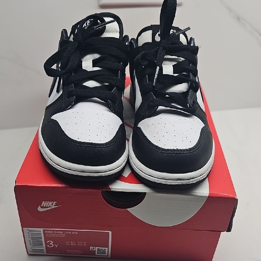 Nike Kids Black and White Sneakers